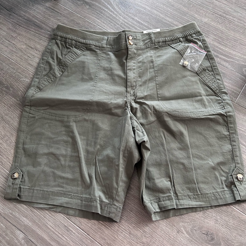 Women’s Shorts- 2 pairs!!!